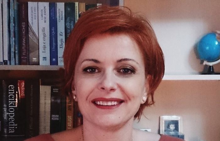 MIRELA BERISHA/Drejtoresha e “Ernest Koliqit” ka një recetë për suksesin