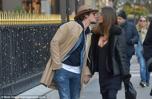 Kjo shqiptare i këput djemtë e bukur në Britani