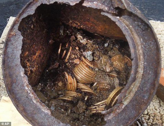 DOSJE/ Ku dhe si e fshehën floririn tregtarët e Elbasanit