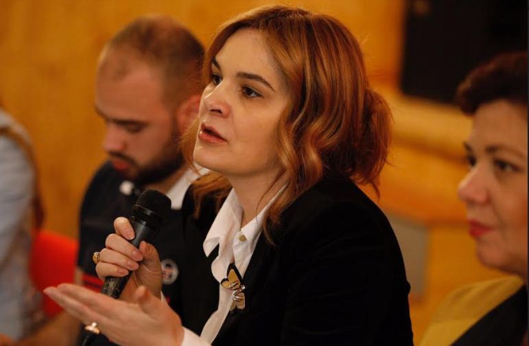 LSI, sulmi i rradhës, Monika i bie Lindita Nikollës në Lezhë