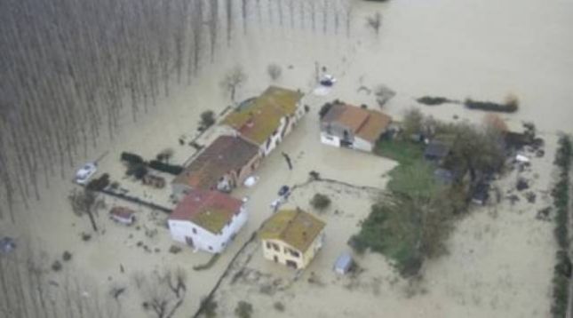 Stuhi të forta e rreshje shiu në Ultësirën Perëndimore, borë në zonat malore