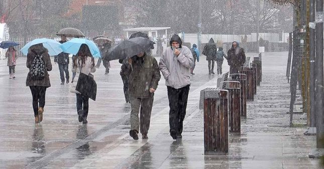 Parashikimi i motit; priten reshje në gjithë vendin