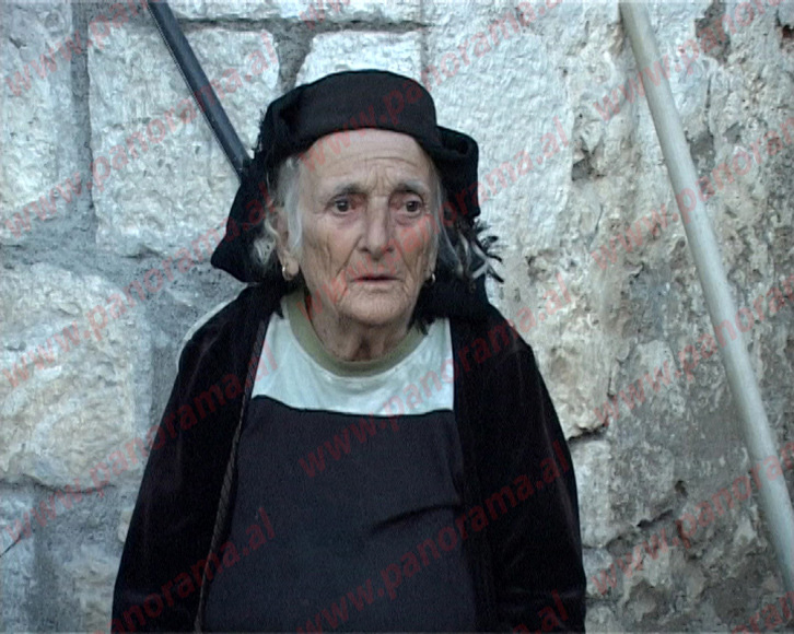 Shteti “kursen” 92-vjeçare, nuk e fut në burg por i ndërpret energjinë elektrike