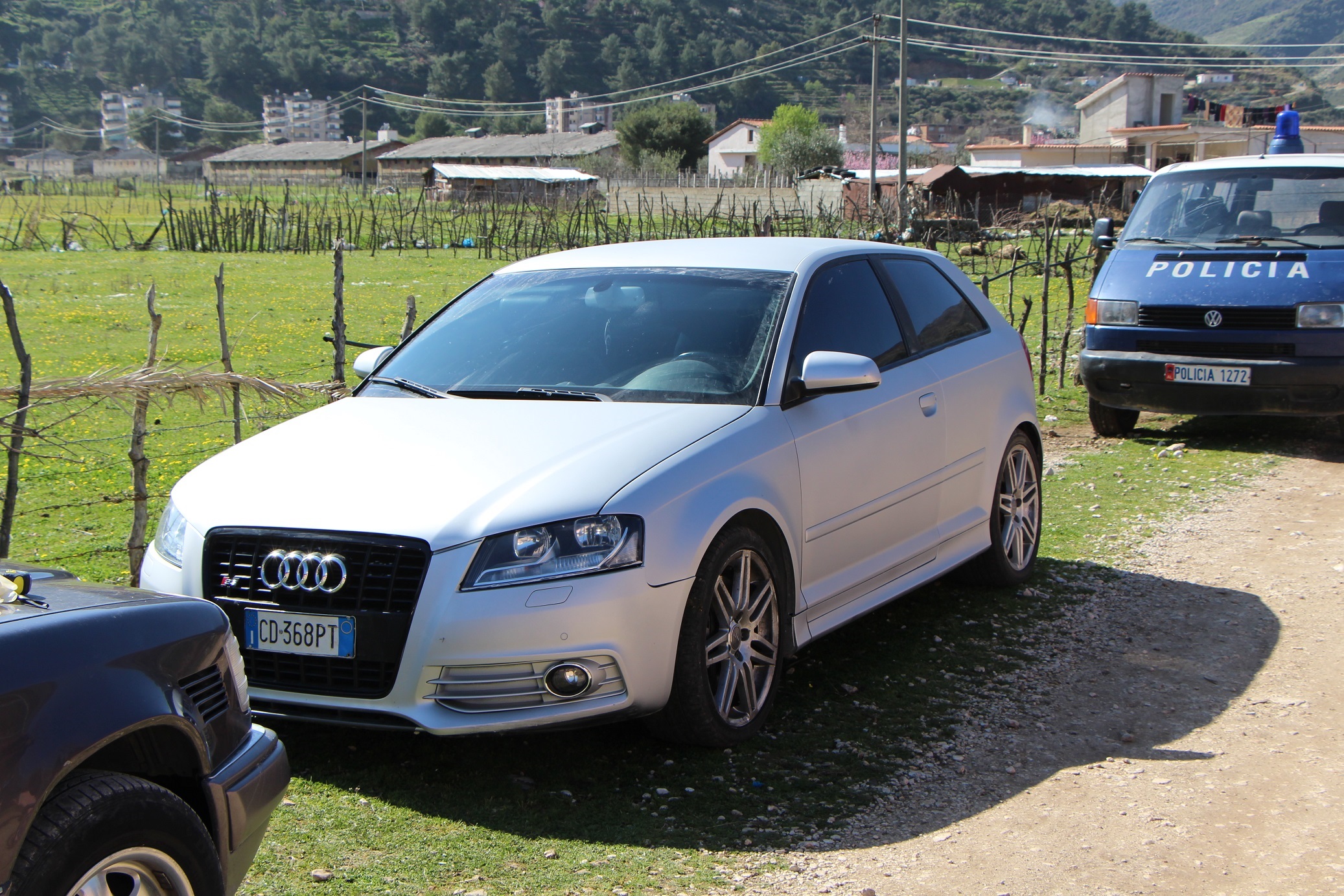 Tre të rinj nga Tirana e Durrësi, grabisin me armë e dhunë në Tepelenë