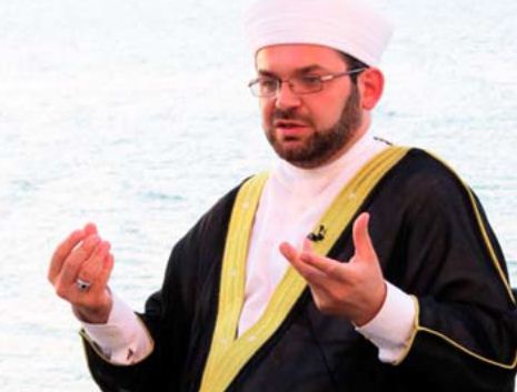 Myftiu i Shkodrës: Ndalimi i mësueses që lavdëronte ISIS i paligjshëm, arrestimi e xhihadistëve sjell irritim mes myslimanëve