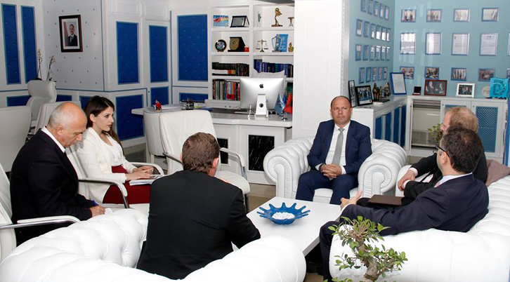 Përfaqësues të qeverisjes vendore nga Britania e Madhe mysafirë të Xhelal Mziut në bashkinë  e Kamzës