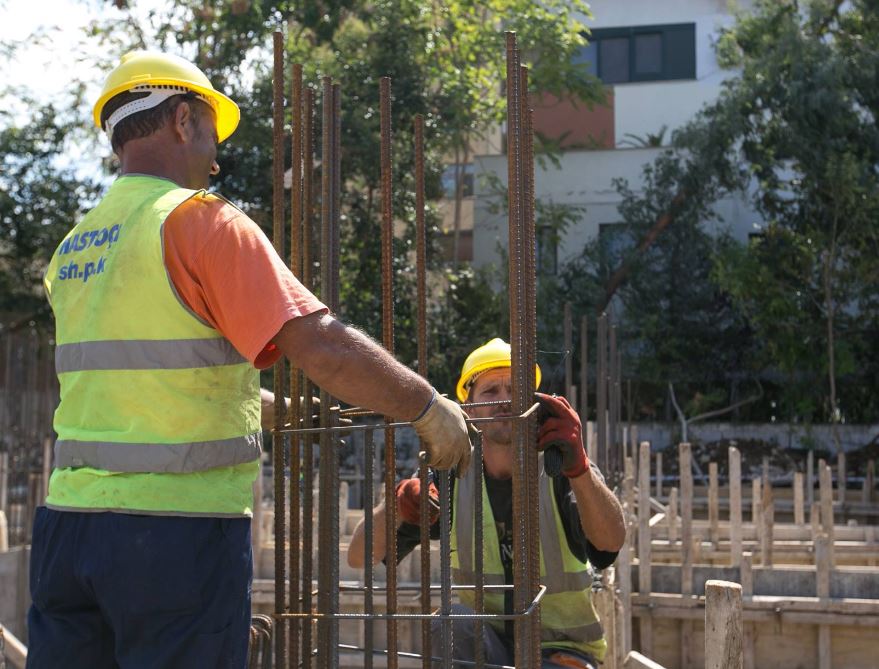 Cilët janë 100 punëdhënësit më të mëdhenj, alarmi që vjen nga Call Centers