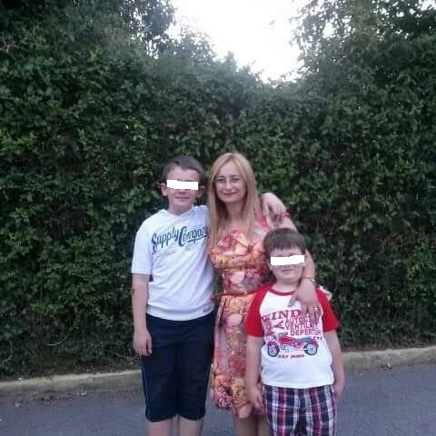 FOTO/ Ja kush është nëna heroinë që u shpëtoi jetën 2 fëmijëve të saj