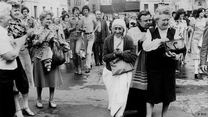 Shërbimi sekret gjerman, Stasi dhe Nёnё Tereza