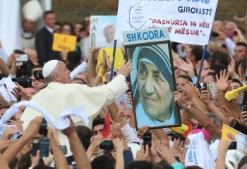 Cila është mrekullia që shenjtëroi Nënë Terezën