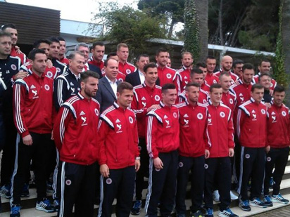 De Biazi zyrtarisht shqiptar, Cana e paralajmëron për pagesën e dritave