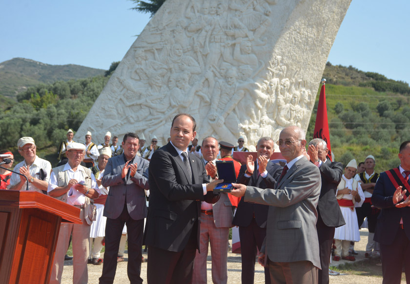 Nishani viziton Drashovicën: Nderim i palëkundur për luftën antifashiste