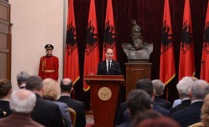 Presidenti Nishani shpjegon cfarë ndodh me 18 qershor: Kushtetuta nuk jep legjitimitet për institucionet, ja pse?