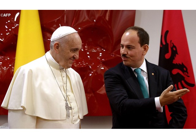 Nishani uron për Pashkët: Është viti i shenjtërimit të Nënë Terezës