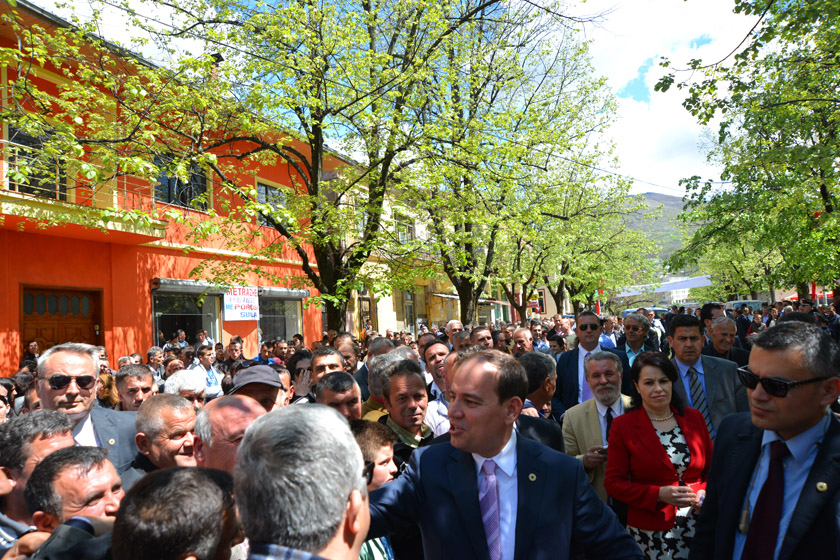 Nishani, “Nderi i Kombit” për Blliçen e Dibrës.  345 vite burg nga komunistët