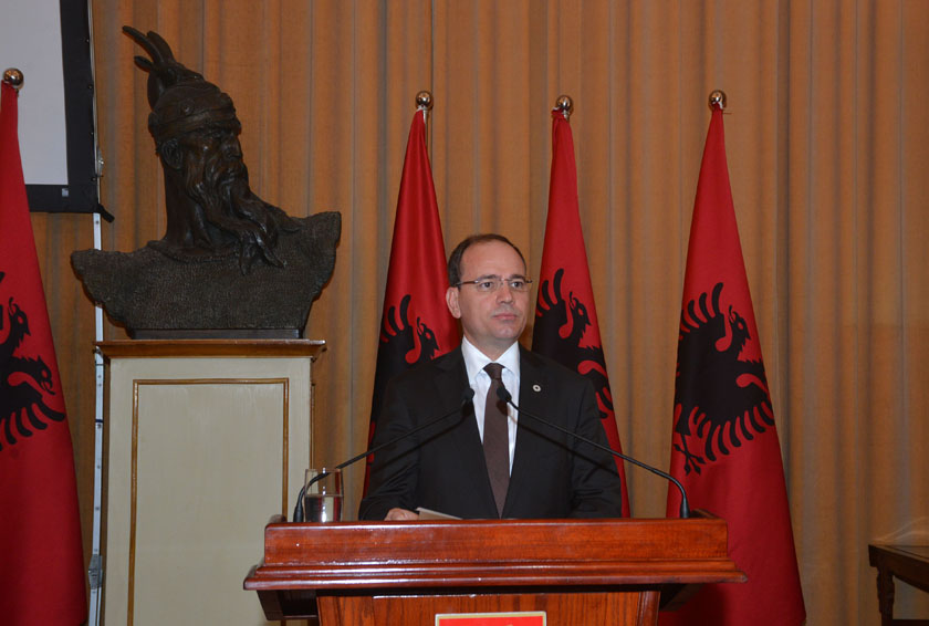 BUJAR NISHANI/Shtëpia Jonë është e Mikut dhe e Zotit*