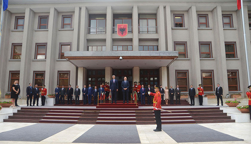 Kreu i Shtetit shqiptar i uron vëllazërisht mirëseardhjen Presidentit të Kosovës, Hashim Thaçi