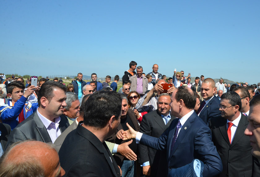 Nishani në Shishtavec, atje ku nis vargu i emigrantëve