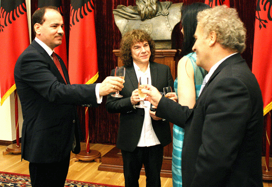 Nishani i përgjigjet Zhitit pas akuzave për dekretimin e Xhafës