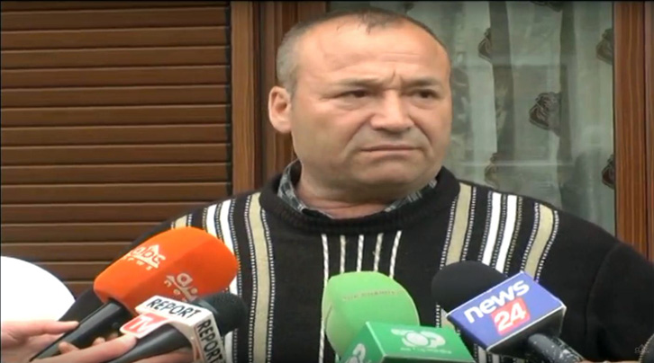 I grabitën me armë shtëpinë, rrëfimi mes lotësh: Ne festonim fejesën e djalit, hajdutët na bënë kërdinë