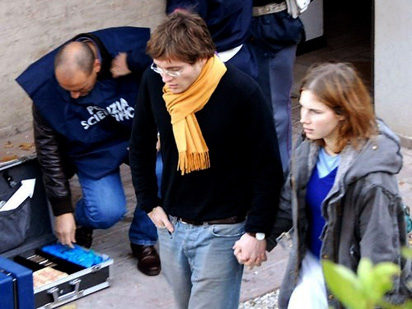 Vrasja e studentes Meredith Kercher, gjykata italiane shpall të pafajshëm Knox dhe Sollecito