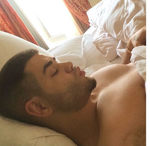 FOTO/ Noizy bën 19 herë seks me modelen e klipeve brenda natës