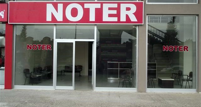 Tiranë, procedohet penalisht noterja, i shiti pronën pa qenë prezent