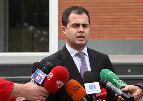 Komisioni i reformës voton draftin, Bylykbashi: Negociata me pistoletë në tavolinë