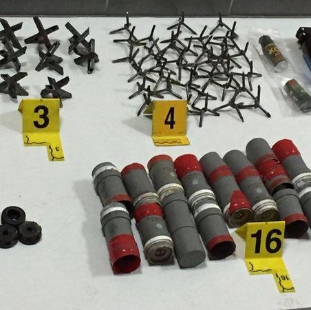 FOTO/ Kosovë, ja çfarë gjeti policia në zyrat e Lëvizjes Vetëvendosja