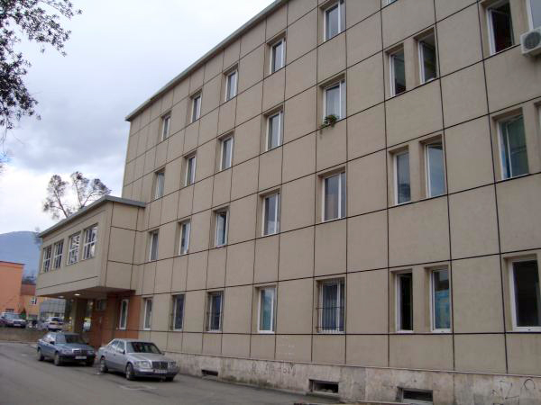 SKANDAL/ Onkologjiku nuk ka ilaçe, shtyn seancat e kimioterapisë për në janar