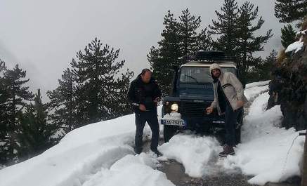 Orteqet e dëborës bllokojnë 3 persona në aksin Dukagjin-Shkodër