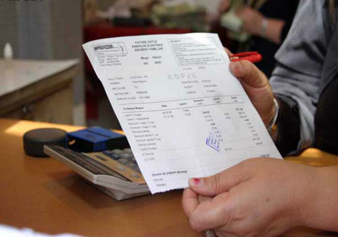 Elbasan, OSHEE mbifaturon një familje, i çon faturën 2.3 milion lekë