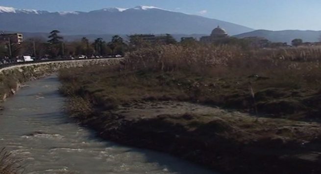 Prefekti jep alarmin: Qarku Berat rrezikohet nga përmbytjet