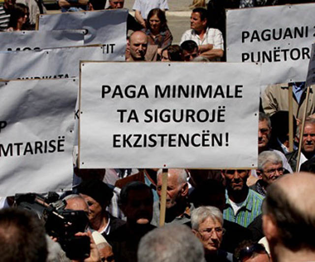 Paga e re minimale: Ministria e Mirëqenies Sociale dhe e Financave ia hedhin topin njëra-tjetrës