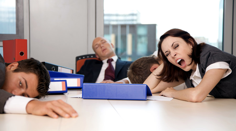 Si të mbijetoni në punë pas një nate pa gjumë