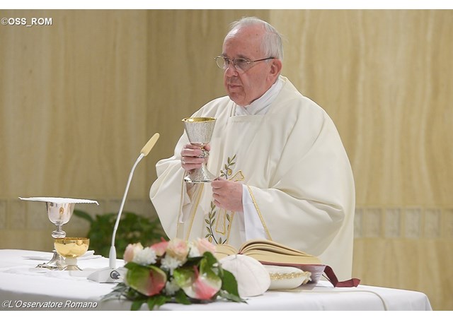 Familja vetëm ajo e themeluar në martesën midis një burri dhe një gruaje
