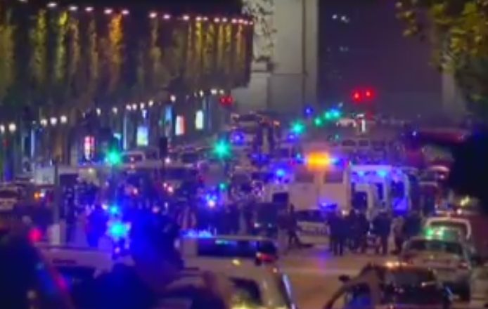 Terrori godet në Paris, një polic vritet, tjetri plagoset