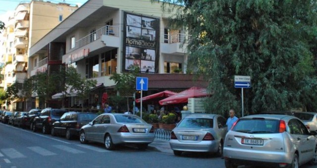 VENDIMI/ Tarifat e parkimit për 71 rrugët në Tiranë