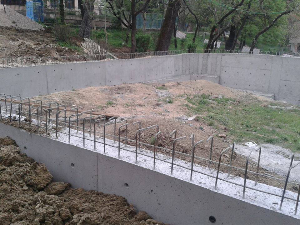 ZIRKON DISHA/”1 vrime ne ujë”, “1 vrime ne breke” apo “1 kend lojrash ne Park”