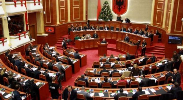 “Në Shqipëri nga 140 vetëm 7 deputetë janë anëtarë të bibliotekës, 3 prej tyre tërheqin libra”