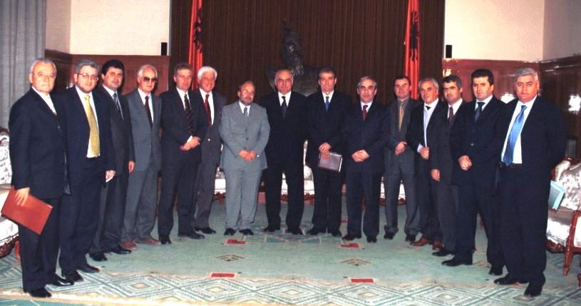 Këto janë partitë e vogla që u krijuan nga partitë e mëdha në 25 vjet