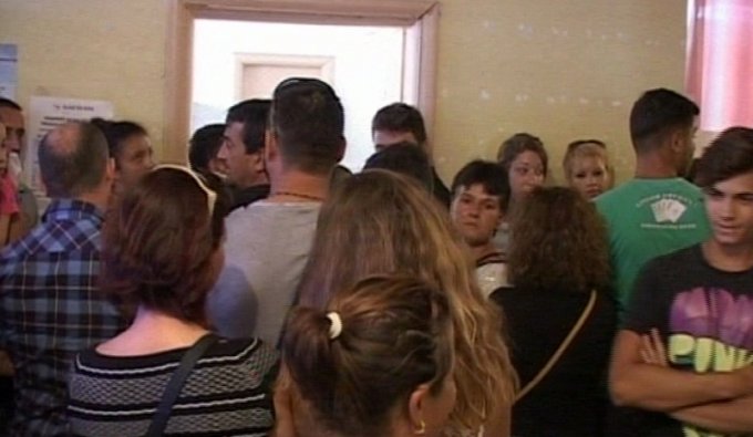 Korçë, 15 shtatori afati i fundit për pasaportat, emigrantët probleme me toponimet