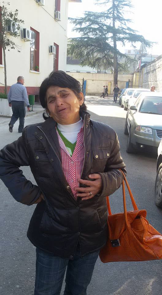 FOTO/ Erion Veliaj e di pse po qajnë këto gra