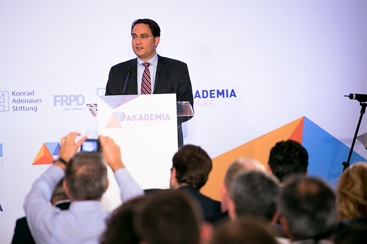 PPE: Europa dhe populli shqiptar kanë nevojë për PD *