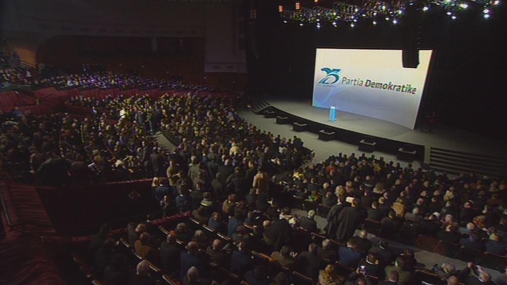 FOTO/ PD feston 25 vjetorin. Basha: Të ikë fatkeqësi-qeveria, të lirohet demokracia!