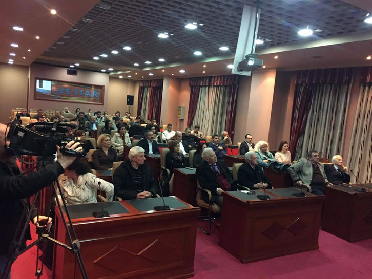 Durrësi vetëm me një urgjencë, në ambulanca e spitale nuk ka ilaçe