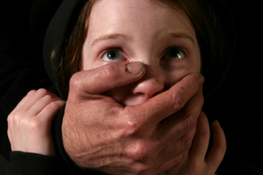 Tiranë, arrestohet mësuesi, veprime të turpshme me të miturën