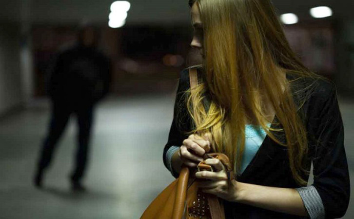 Mbërrin në gjykatë dosja e ushtarakut që shantazhi kolegen për seks