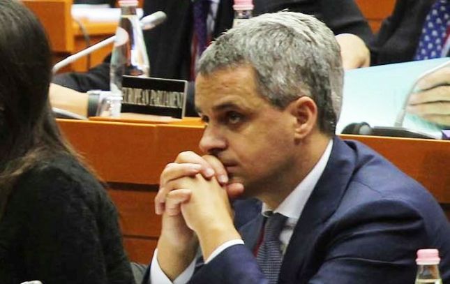 Reagon pas përjashtimit deputeti Përparim Spahiu