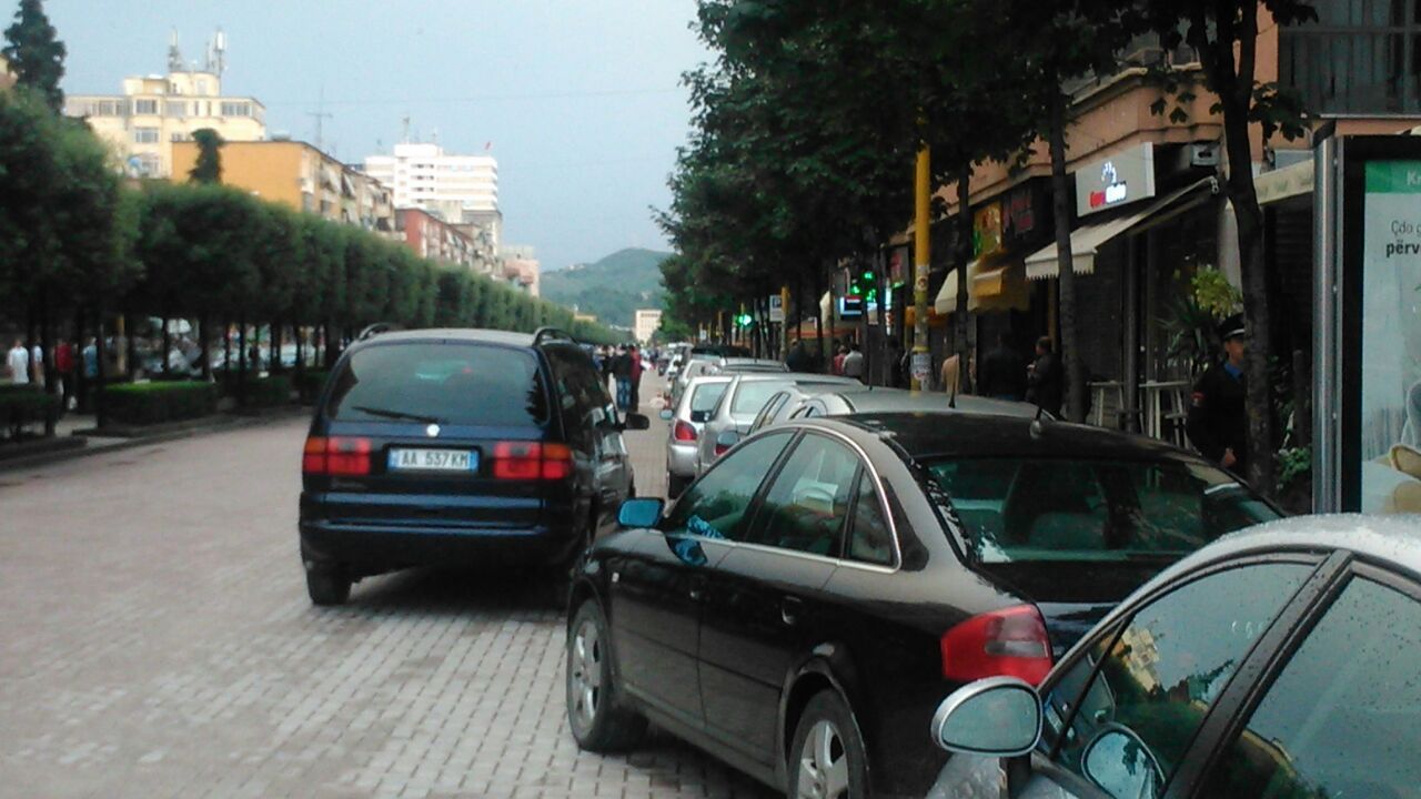 Tiranë, emrat e 3 të vrarëve. Nipi ka vrarë për dajën. Lufi u plagos pak muaj më parë te Komuna e Parisit